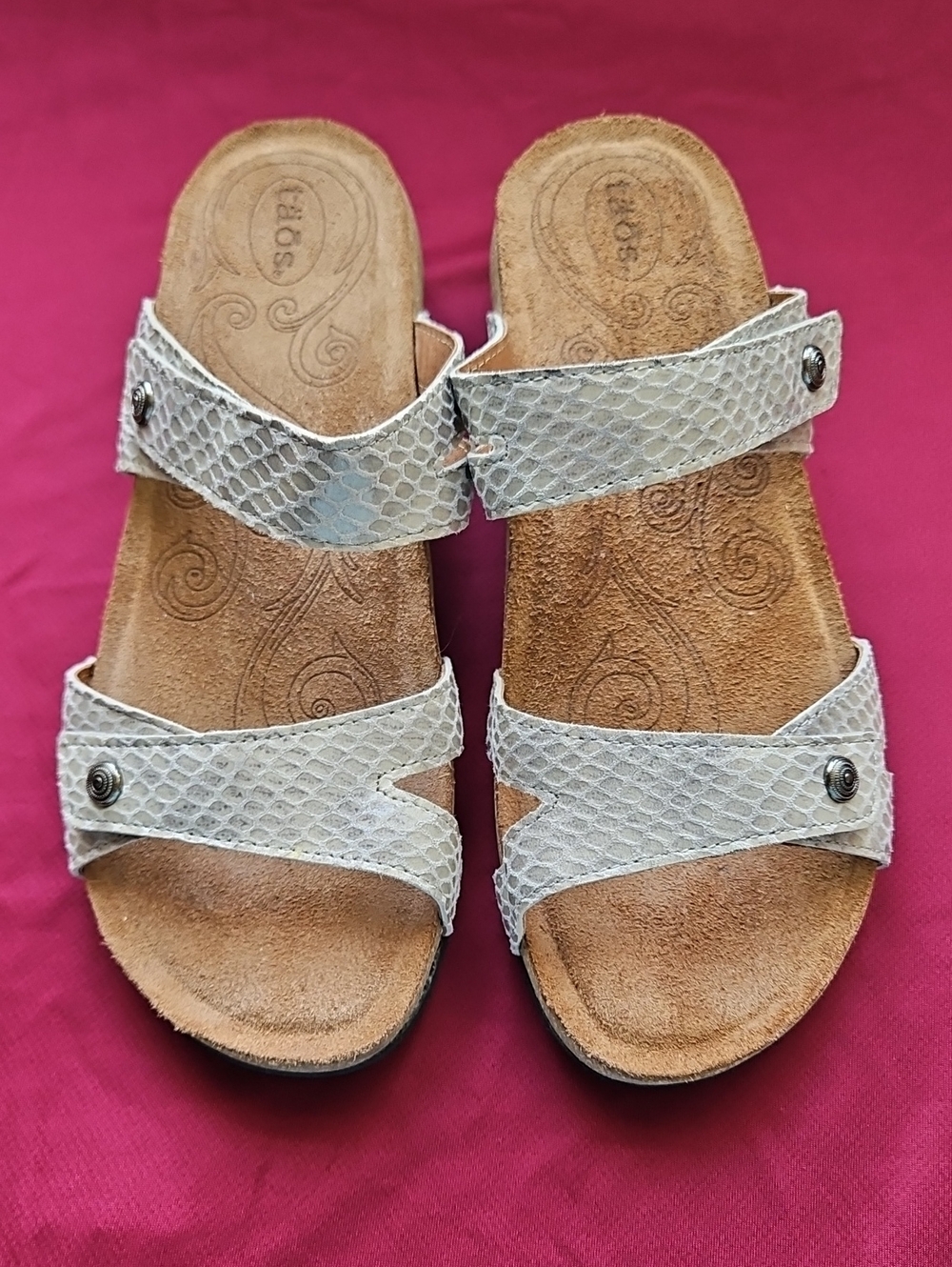 Taos Audition Slide Sandals Light Grey, Size 39 (8-8.5)